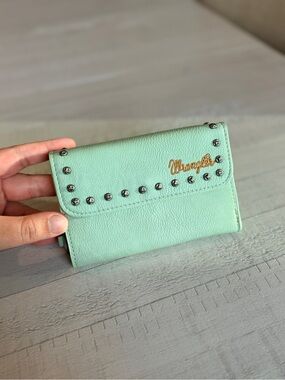 Wrangler Accents Tri-fold Key - Chain Wallet
